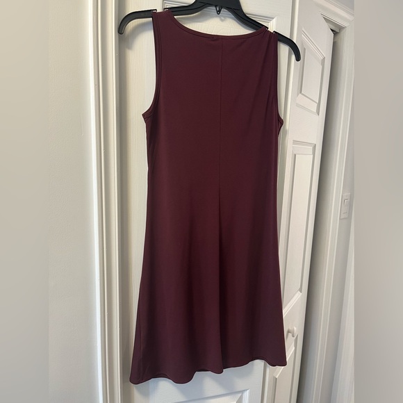 Burgandy Aline dress with twist on waist. New with tags - Picture 2 of 2